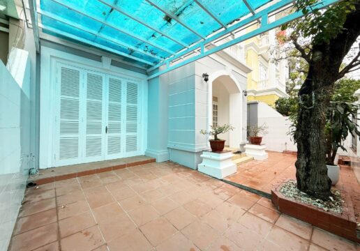 Big 5BRs villa in Ciputra for rent with a nice view of lake (1)