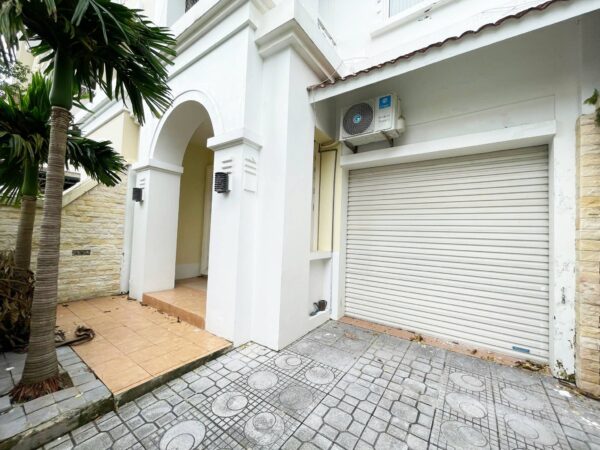 Fully furnished 4-bedroom house for rent in Ciputra (1)