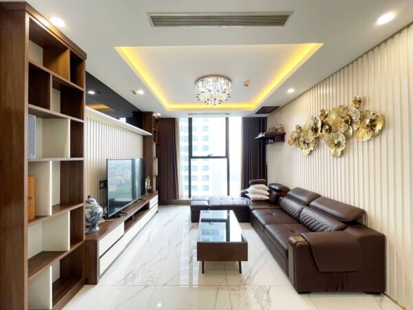 Luxurious 3-bedroom apartment for rent at Sunshine City (1)