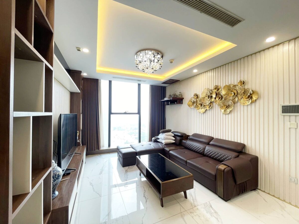 Luxurious 3-bedroom apartment for rent at Sunshine City (2)