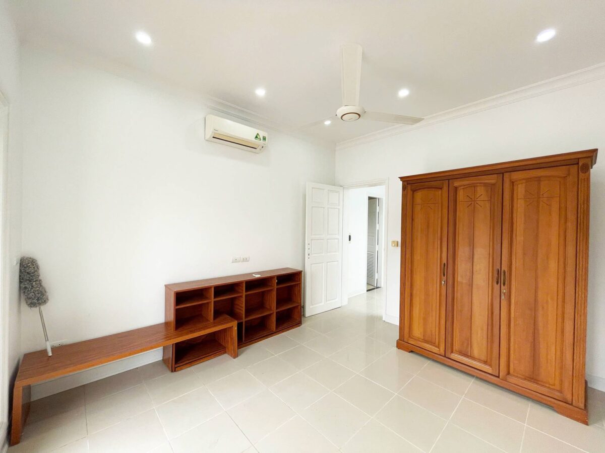 Luxurious 5-bedroom villa for rent in D4 block, Ciputra Hanoi (26)