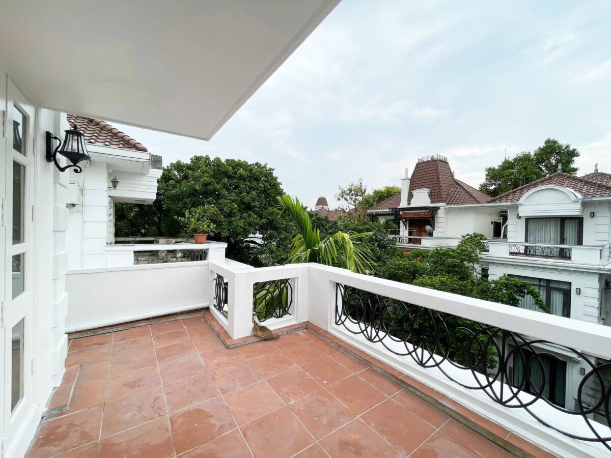 Luxurious 5-bedroom villa for rent in D4 block, Ciputra Hanoi (32)