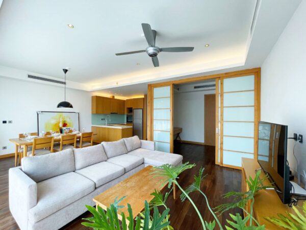 Luxurious serviced apartment on To Ngoc Van Street for rent (1)