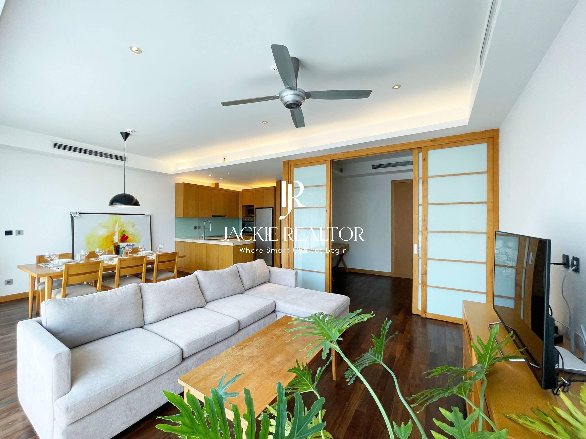 Luxurious serviced apartment on To Ngoc Van Street for rent (1)