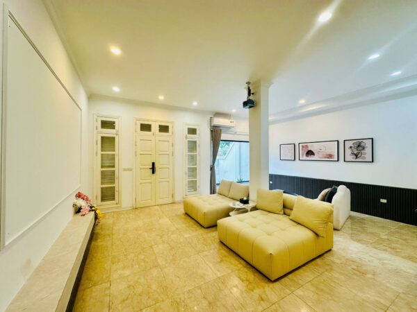 Splendid 4-bedroom house for rent at Ciputra Hanoi (2)