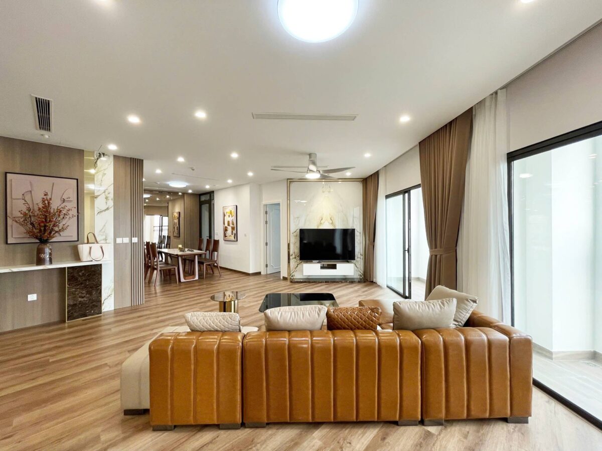 Brand-new luxurious 3BRs apartment at El Dorado with lake view for rent (5)