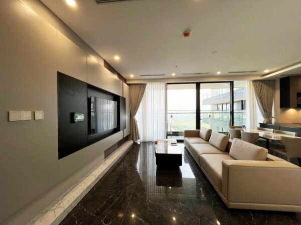 Classy 3-bedroom 141-SQM apartment at Sunshine Golden River for rent (2)