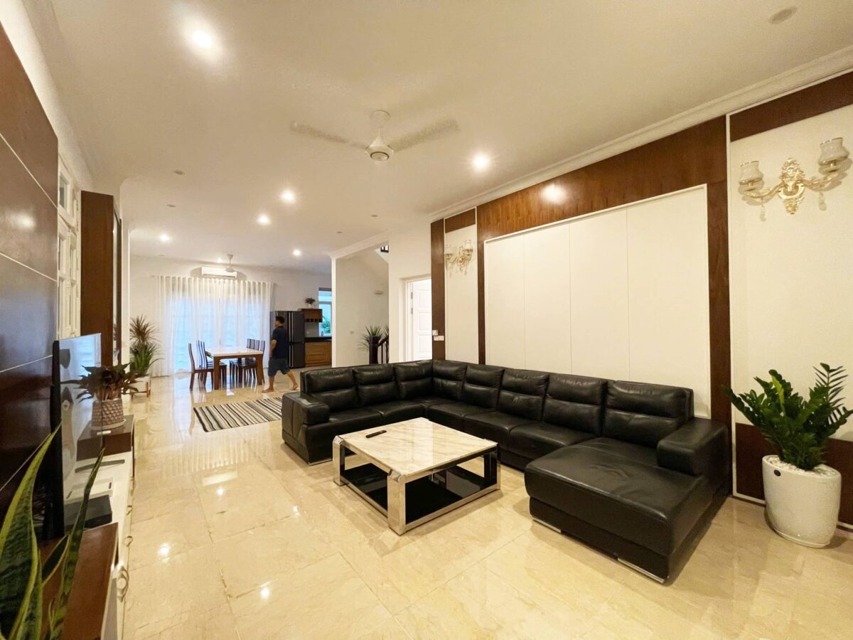 Desirable 5BRs villa for rent at Ciputra Hanoi (6)