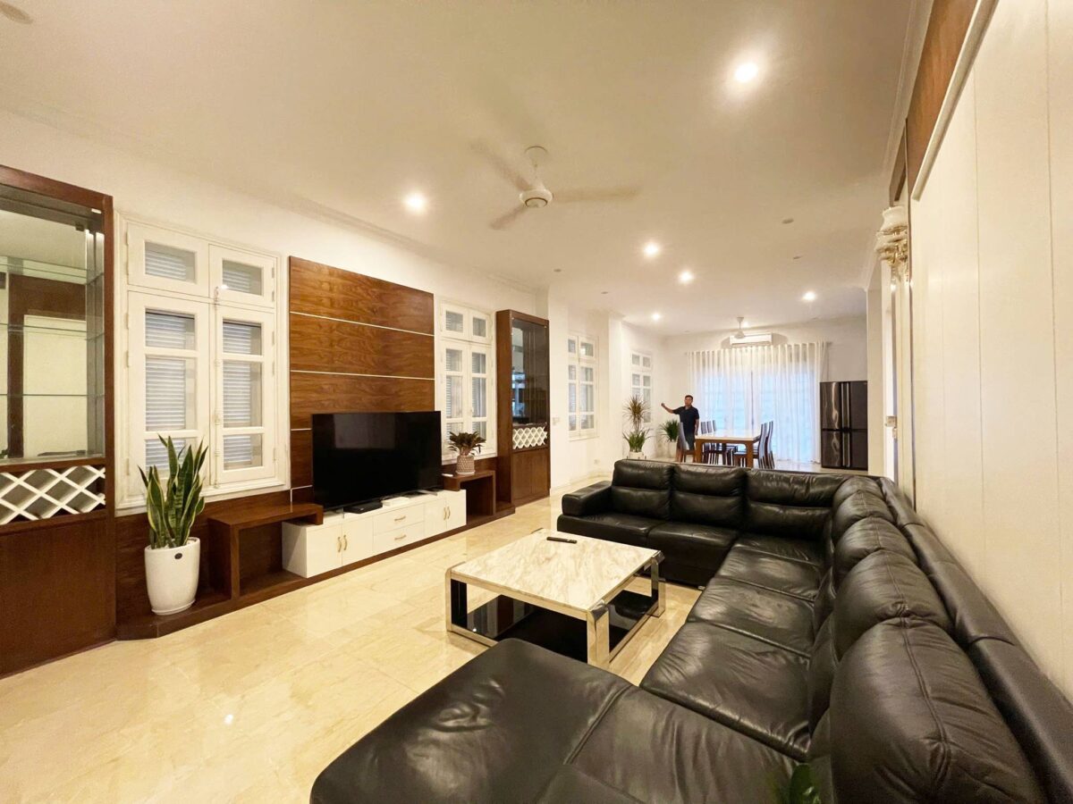 Desirable 5BRs villa for rent at Ciputra Hanoi (7)