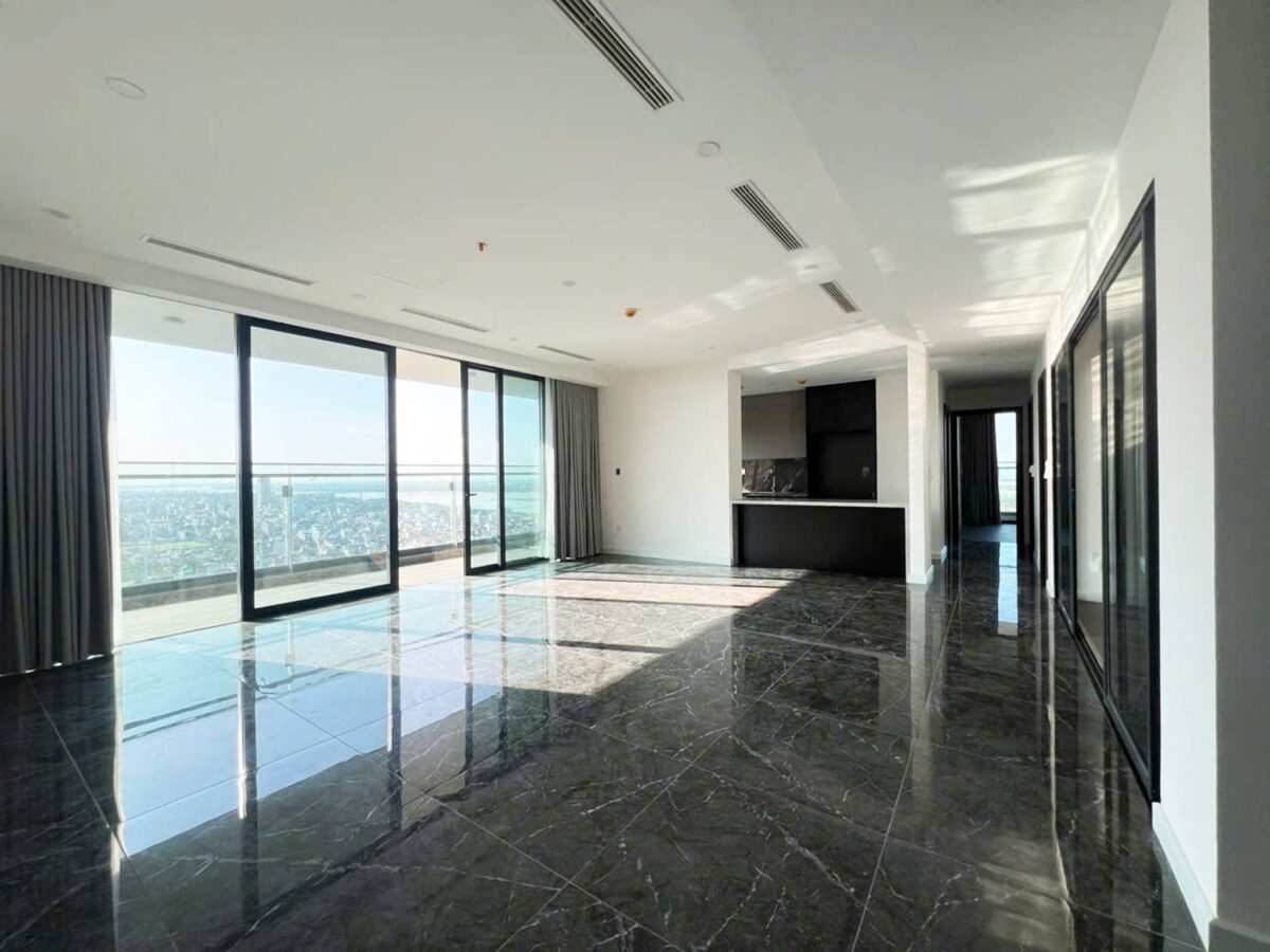 Gorgeous 211SQM 4BRs no-option apartment for rent at Sunshine Golden River (2)