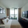 Luxurious 3-bedroom 161SQM apartment at Sunshine Golden River for rent (14)