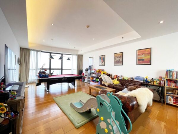 Luxurious penthouse at Indochina Plaza Hanoi (IPH) with a pool for rent (1)