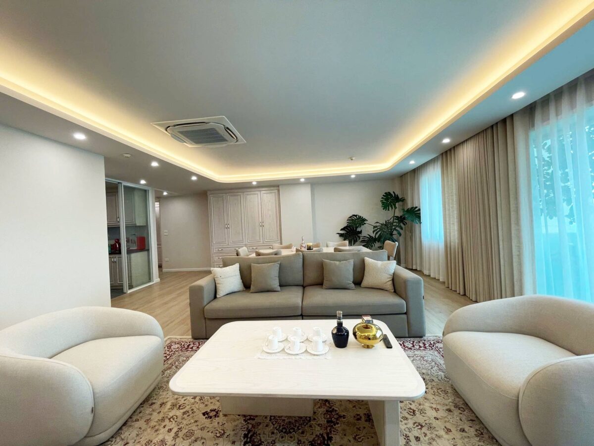 Elegant 3-bedroom apartment at E4 Ciputra for rent (3)