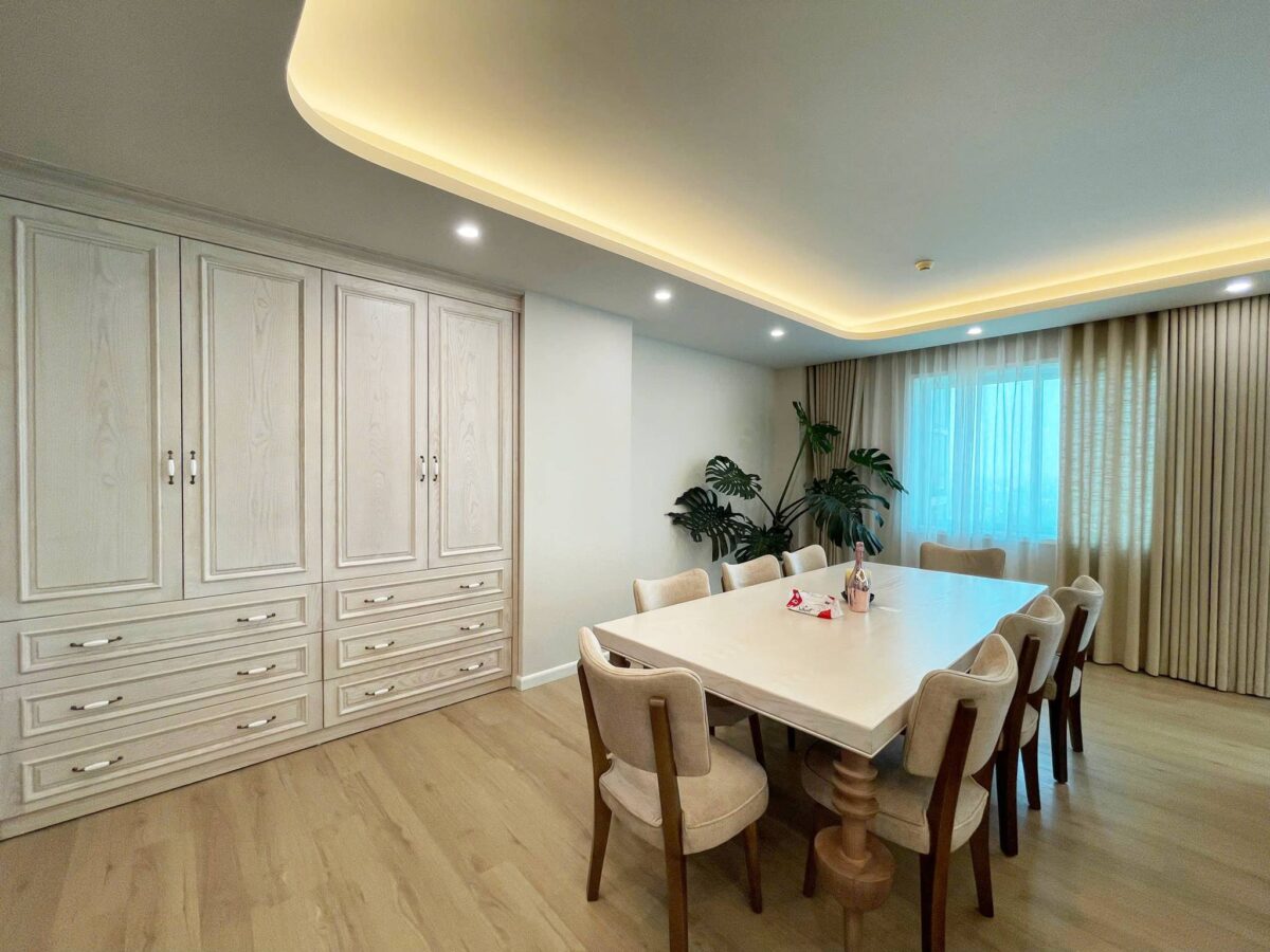 Elegant 3-bedroom apartment at E4 Ciputra for rent (8)