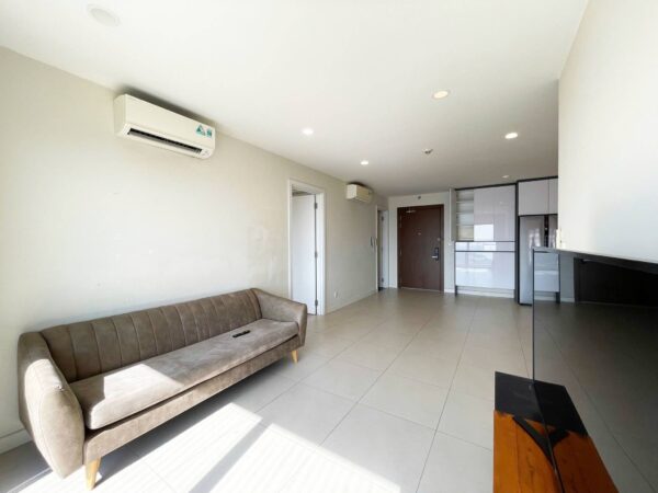 Gorgeous 2-bedroom apartment at Kosmo Tay Ho for rent with fantastic lake view (1)