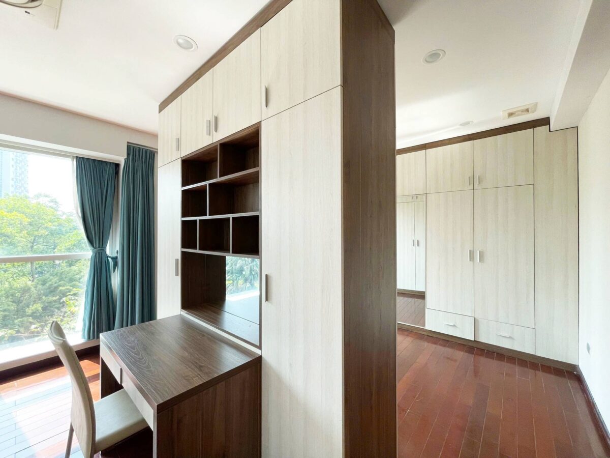 Gorgeous 4-bedroom 267-SQM apartment at L1 Ciputra for rent (28)