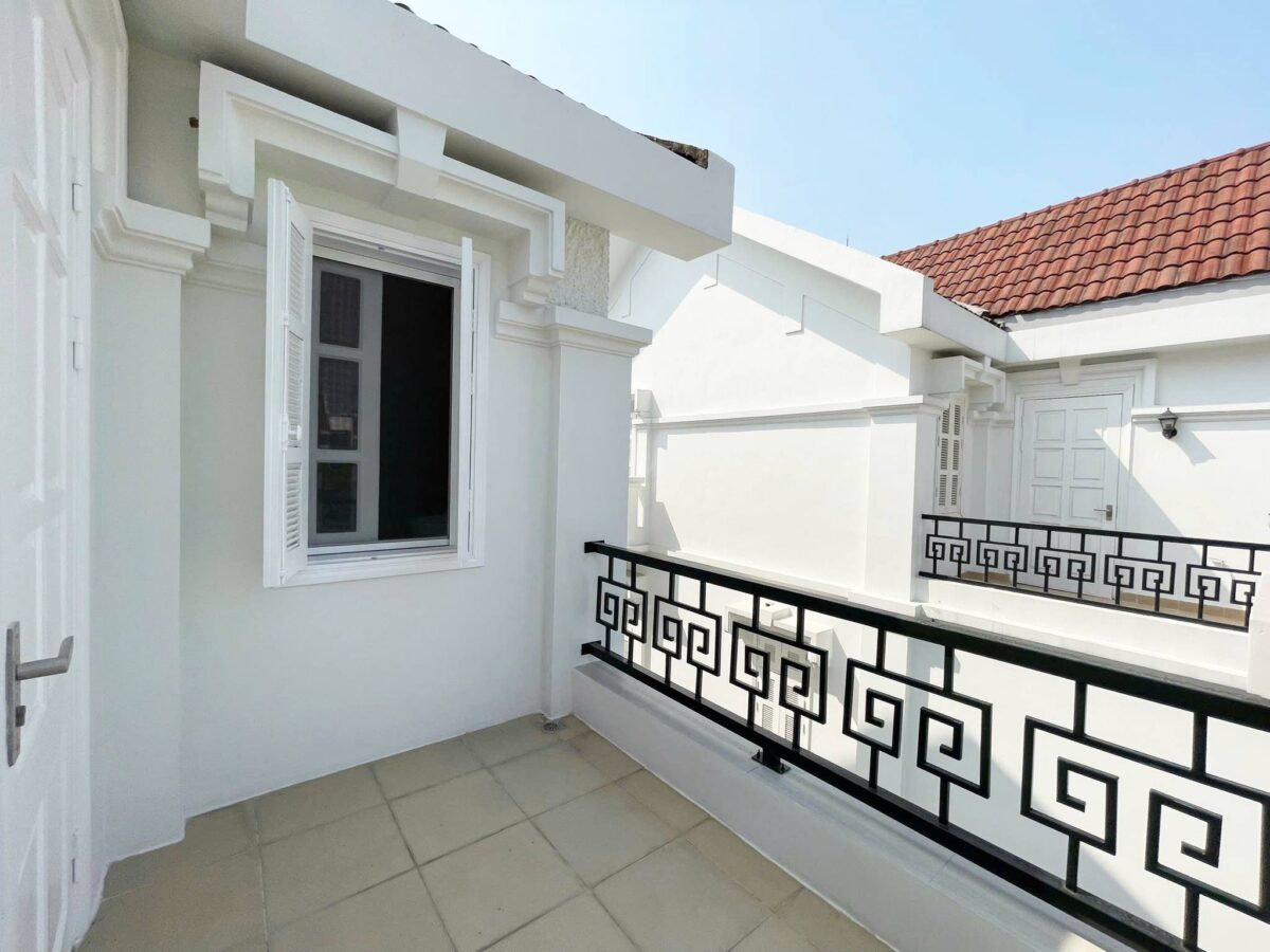 Newly renovated villa for rent at T8 Ciputra (36)