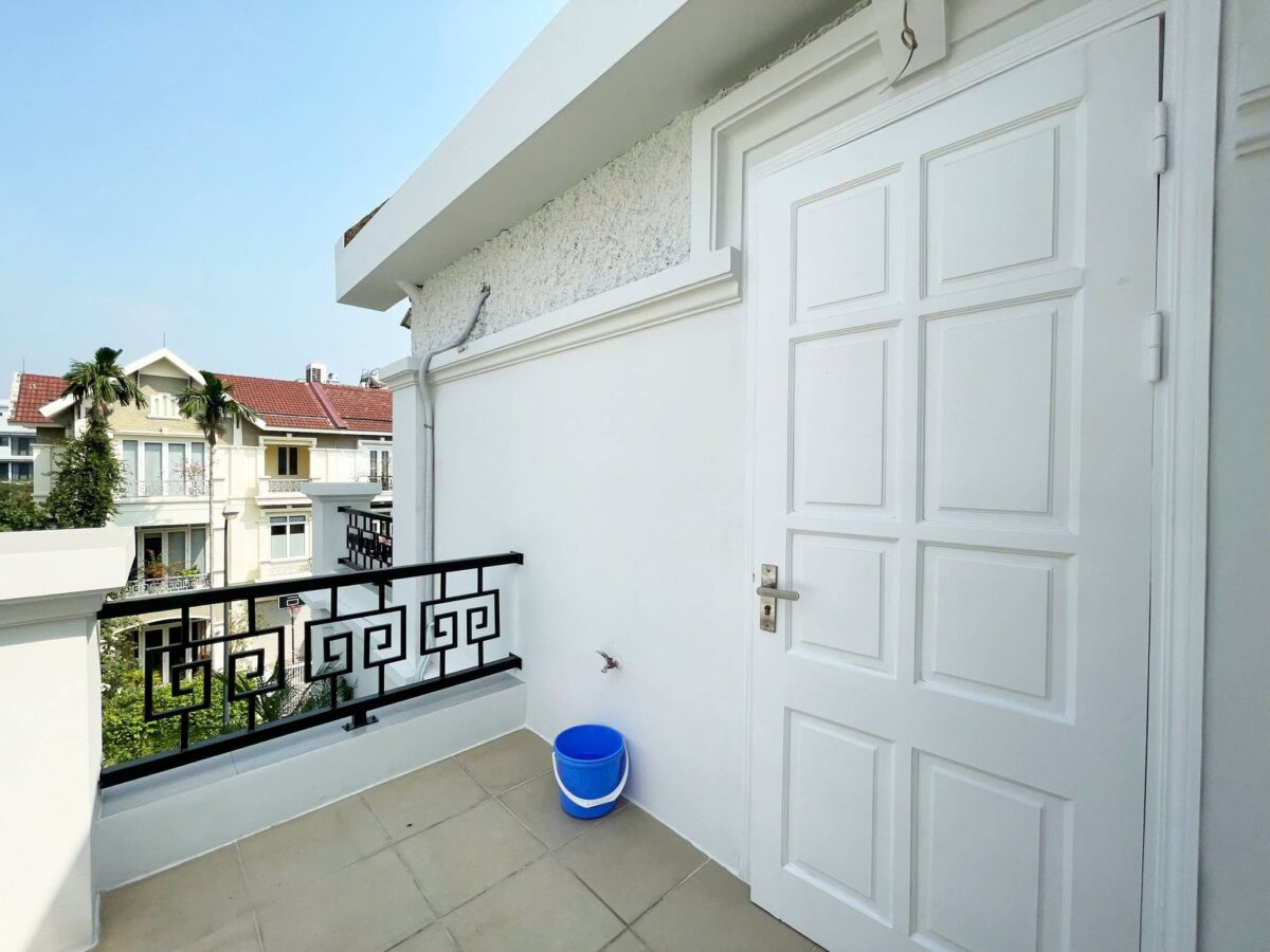 Newly renovated villa for rent at T8 Ciputra (37)