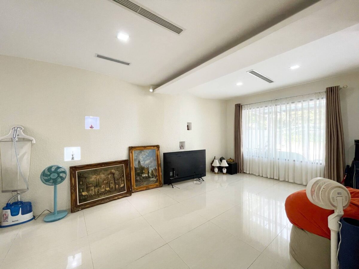 Newly renovated villa for rent at T8 Ciputra (8)