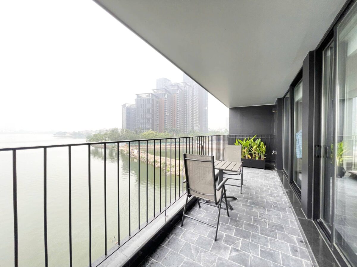 Awesome lake-view 3-bedroom serviced apartment at Quang Khanh, Tay Ho for rent (26)