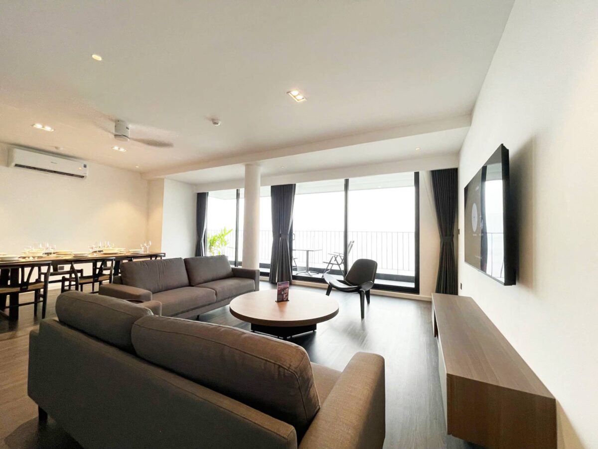 Awesome lake-view 3-bedroom serviced apartment at Quang Khanh, Tay Ho for rent (4)