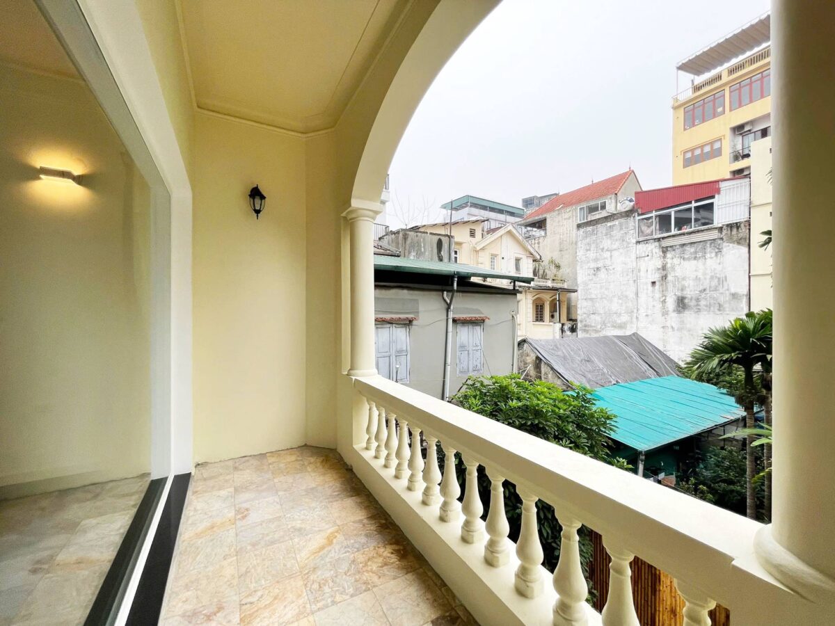 Beautiful 5BRs pool villa for rent on To Ngoc Van, Tay Ho, Hanoi (17)