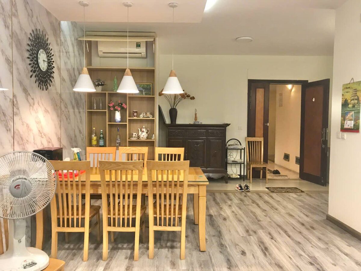 Cheap 3-bedroom apartment for rent at E5 Ciputra (3)