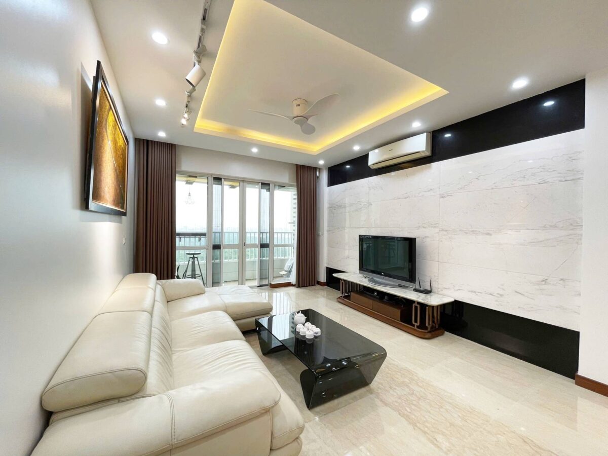 Enormous 4-bedroom apartment at P1 Ciputra for rent (4)