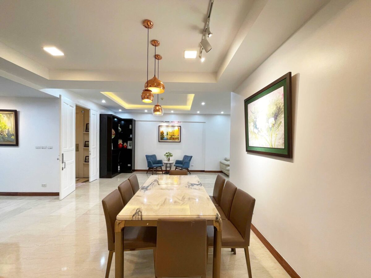 Enormous 4-bedroom apartment at P1 Ciputra for rent (6)