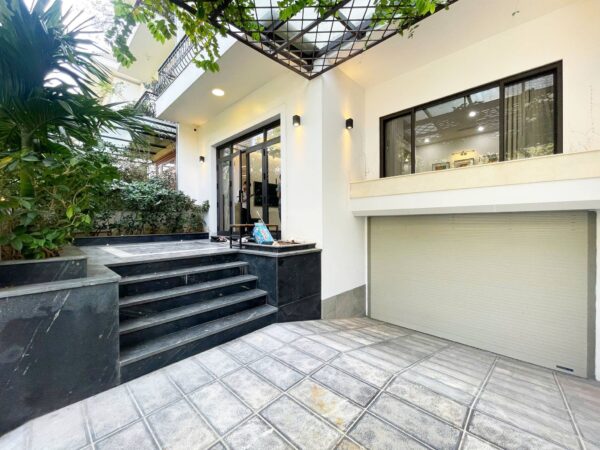 High-end 6-bedroom villa for rent at K Ciputra (1)