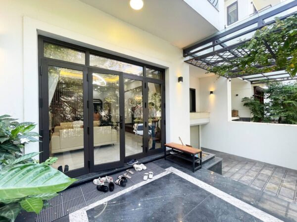 High-end 6-bedroom villa for rent at K Ciputra (2)