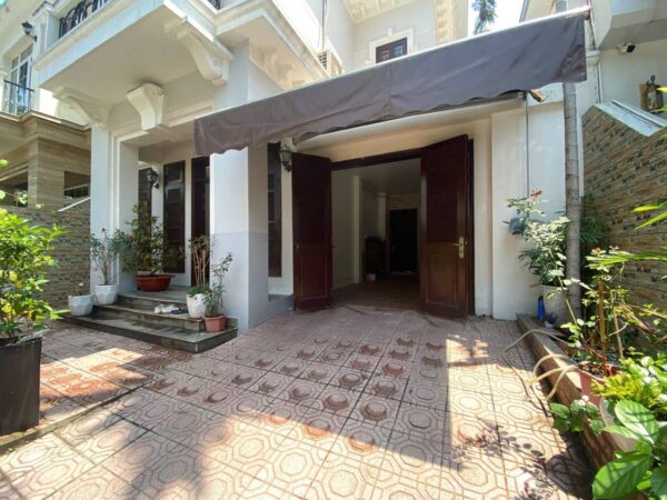 Huge 198-SQM villa for rent at C1 Ciputra (1)