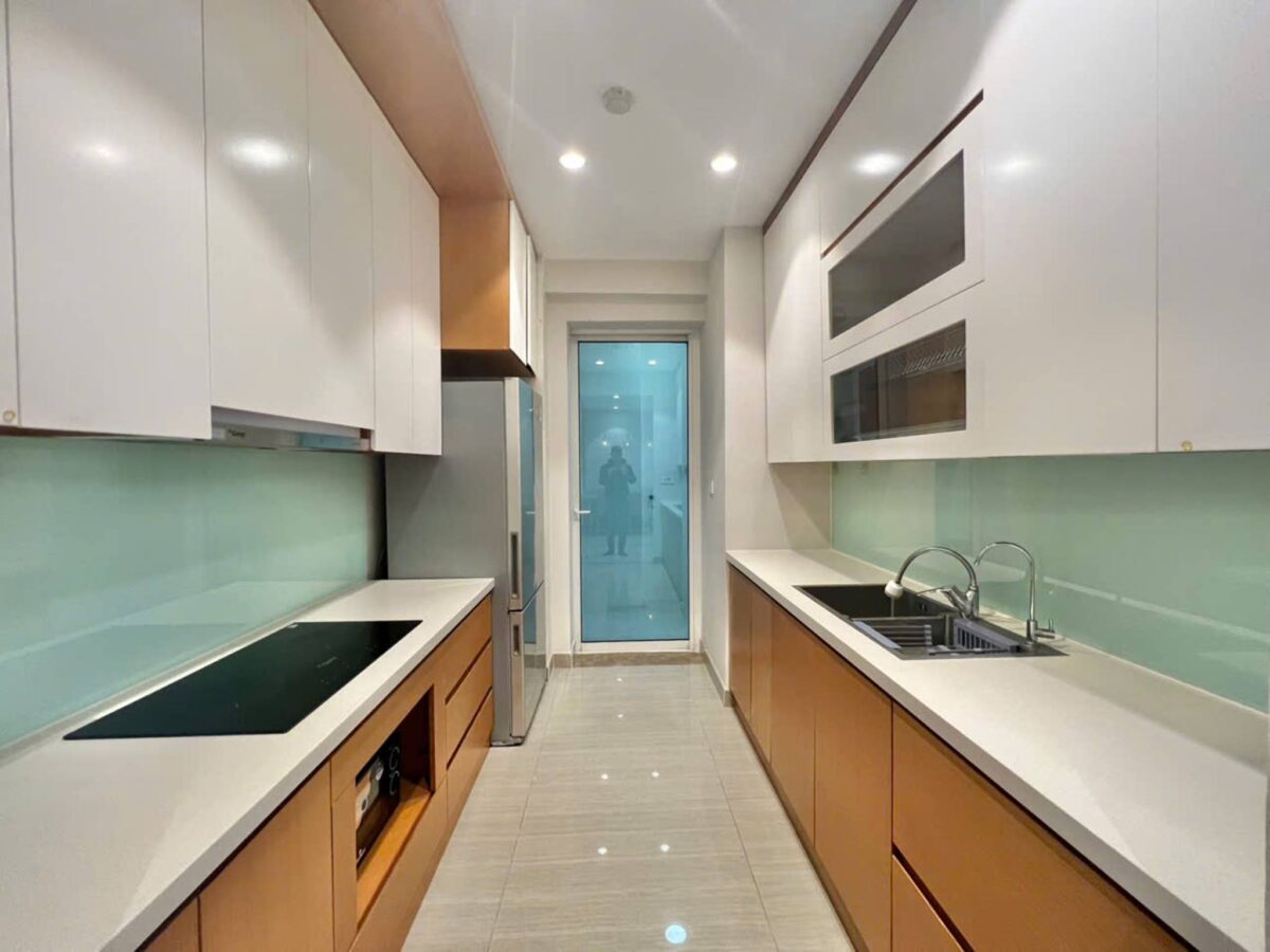 New 3-bedroom apartment for rent at L4 Ciputra (4)