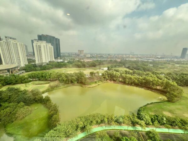 Amazing golf-view 3-bedroom apartment for rent at P2 Ciputra (1)