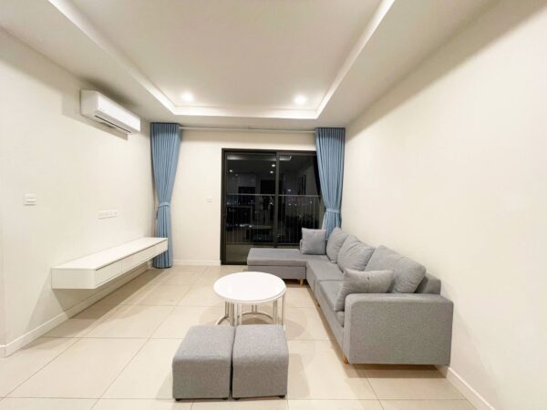 Cheap 2-bedroom apartment for rent at Centro building, Kosmo Tay Ho (2)