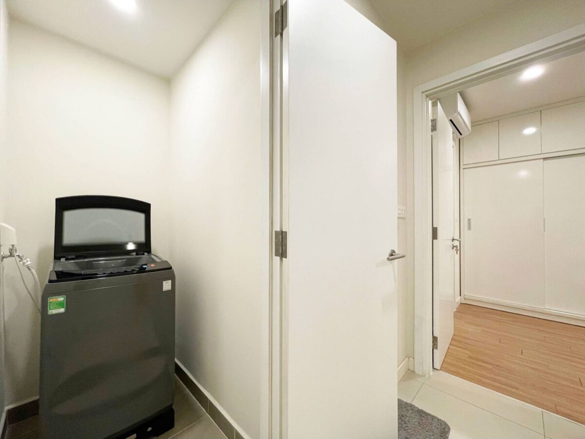 Cheap 2-bedroom apartment for rent at Centro building, Kosmo Tay Ho (9)