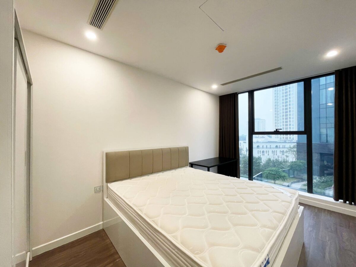 Classy 3-bedroom apartment at Sunshine City for rent (4)