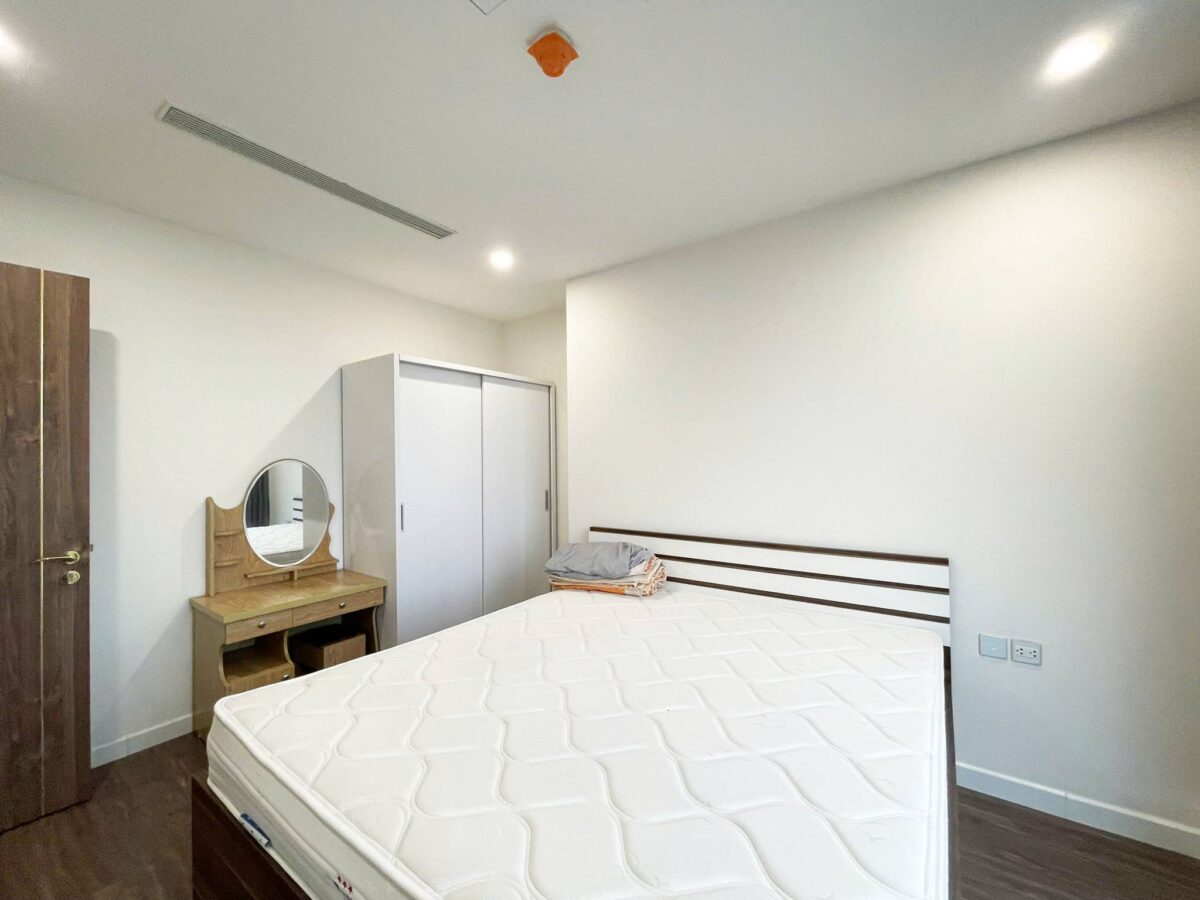 Classy 3-bedroom apartment at Sunshine City for rent (7)