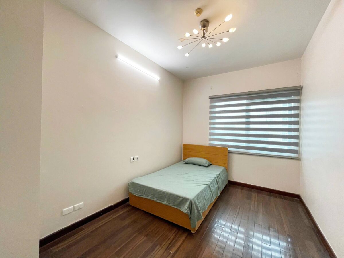 Very cheap 4BHK apartment in E1 Ciputra for rent at 1100 USD (17)