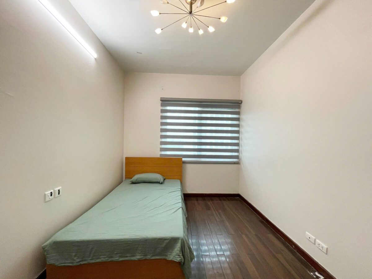 Very cheap 4BHK apartment in E1 Ciputra for rent at 1100 USD (19)