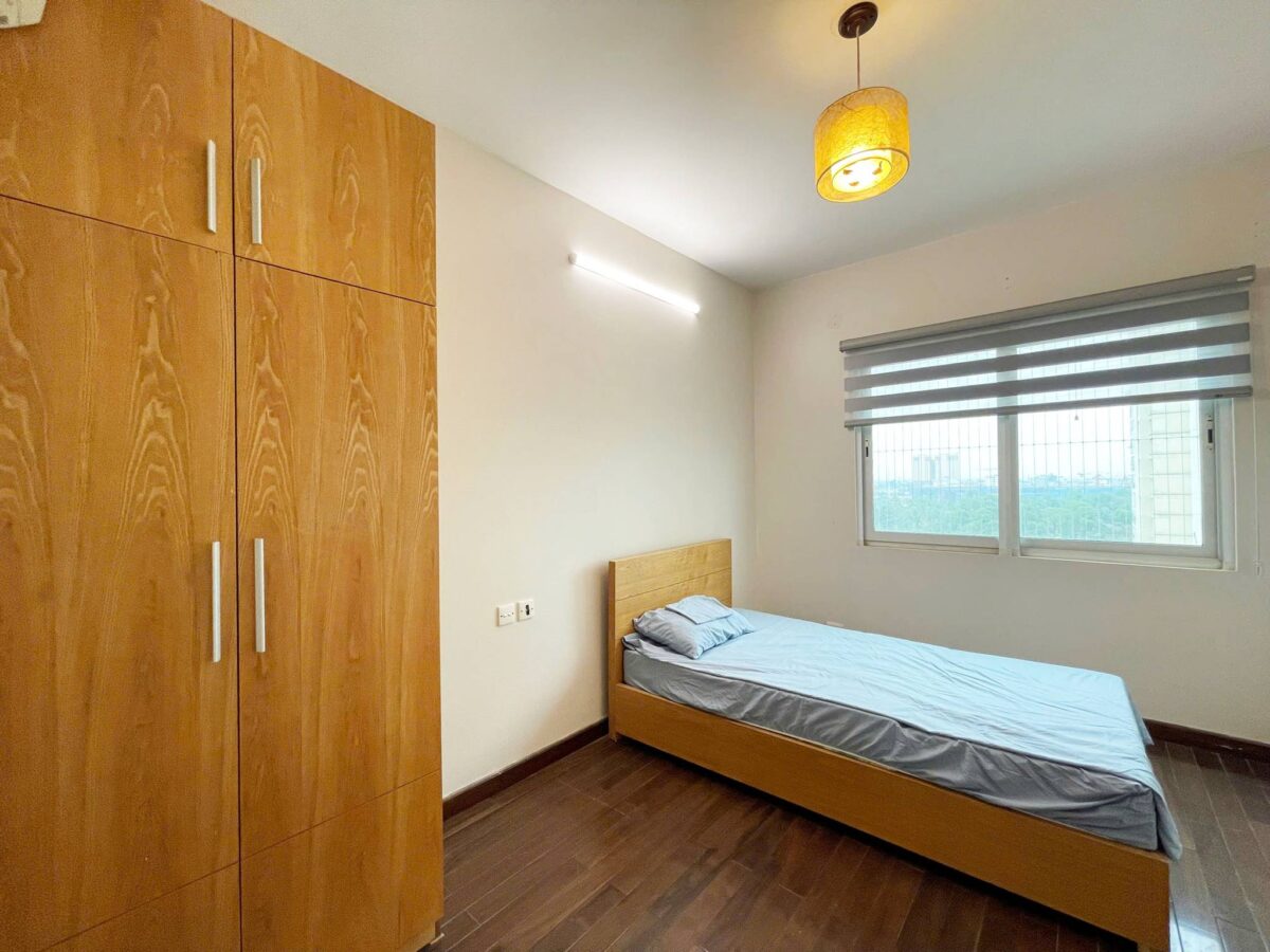 Very cheap 4BHK apartment in E1 Ciputra for rent at 1100 USD (20)