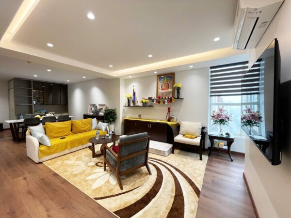 Attractive 3BHK apartment at G3 Ciputra for rent (1)