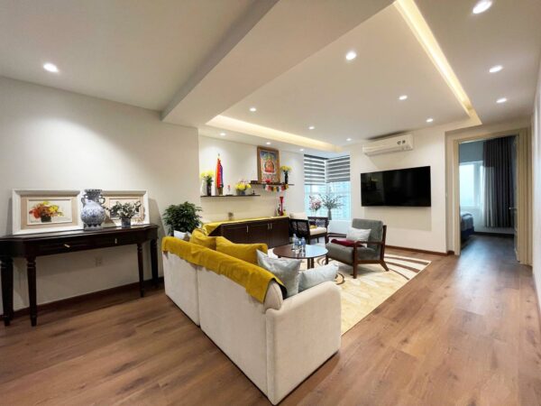 Attractive 3BHK apartment at G3 Ciputra for rent (2)