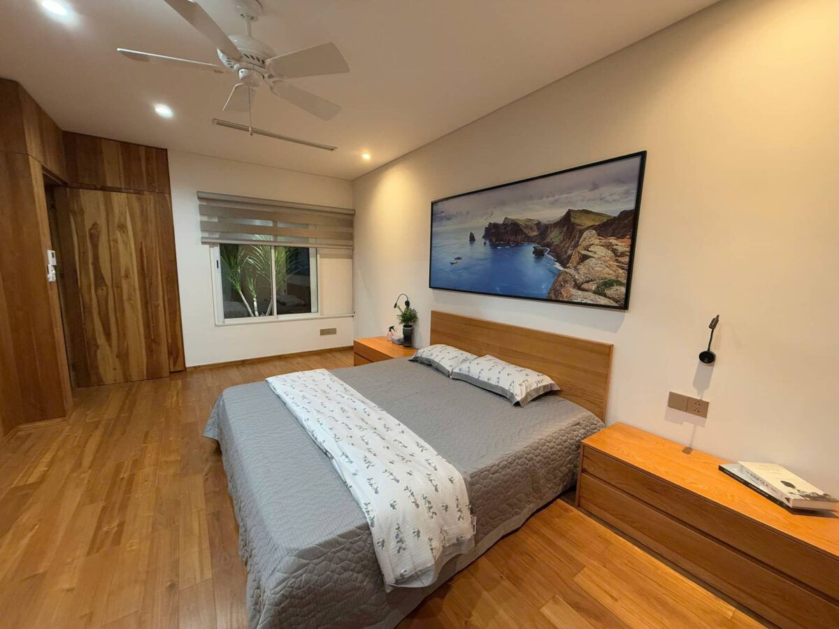 Excellent 270m2 island villa with river view for rent at Ecopark (10)