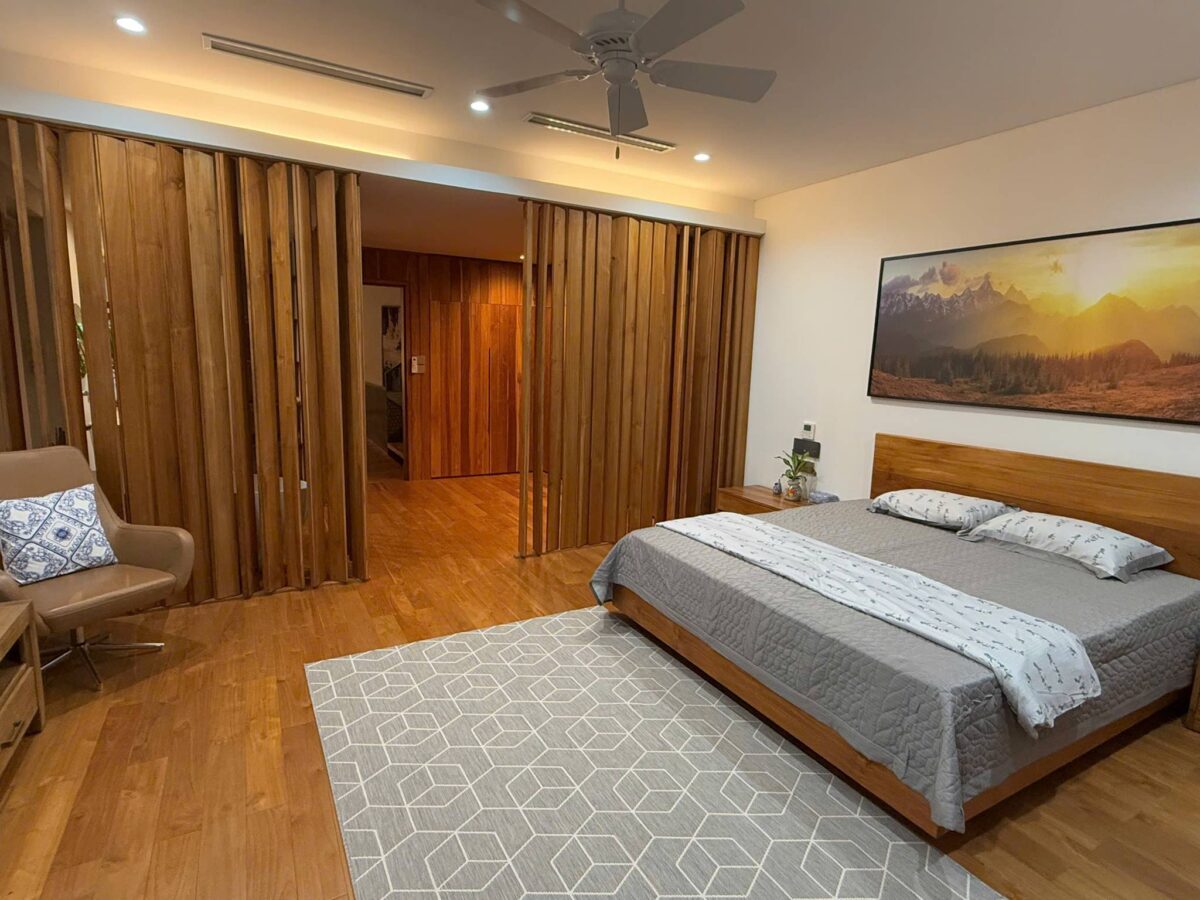 Excellent 270m2 island villa with river view for rent at Ecopark (18)