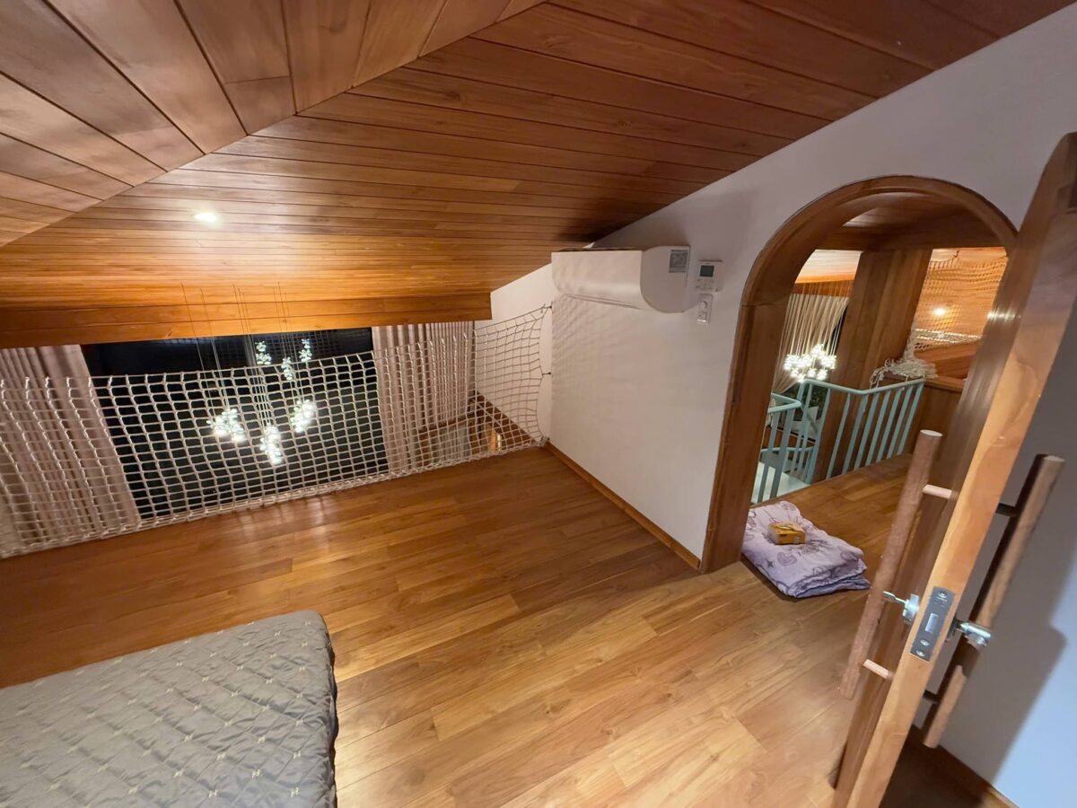 Excellent 270m2 island villa with river view for rent at Ecopark (21)