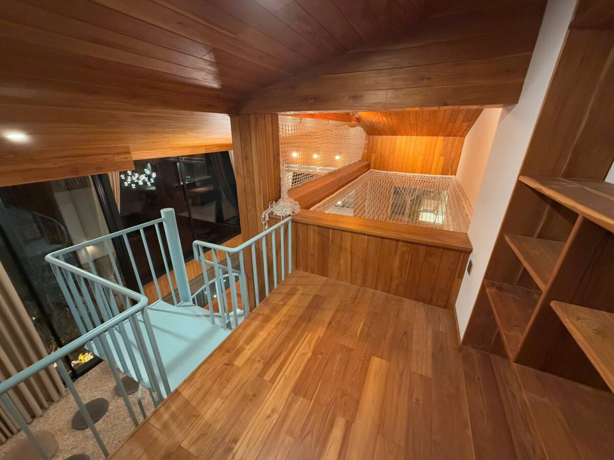 Excellent 270m2 island villa with river view for rent at Ecopark (24)