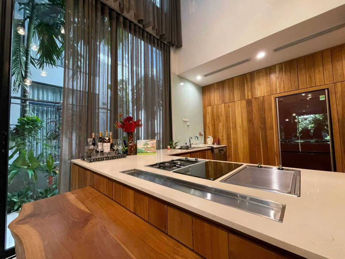 Excellent 270m2 island villa with river view for rent at Ecopark (5)