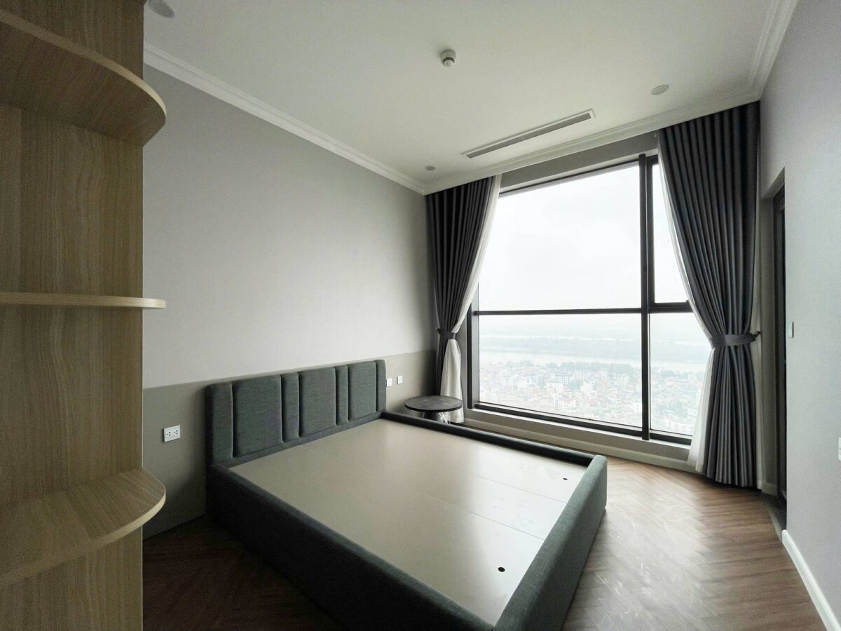 High-end 4-bedroom penthouse for rent at Sunshine Riverside (17)