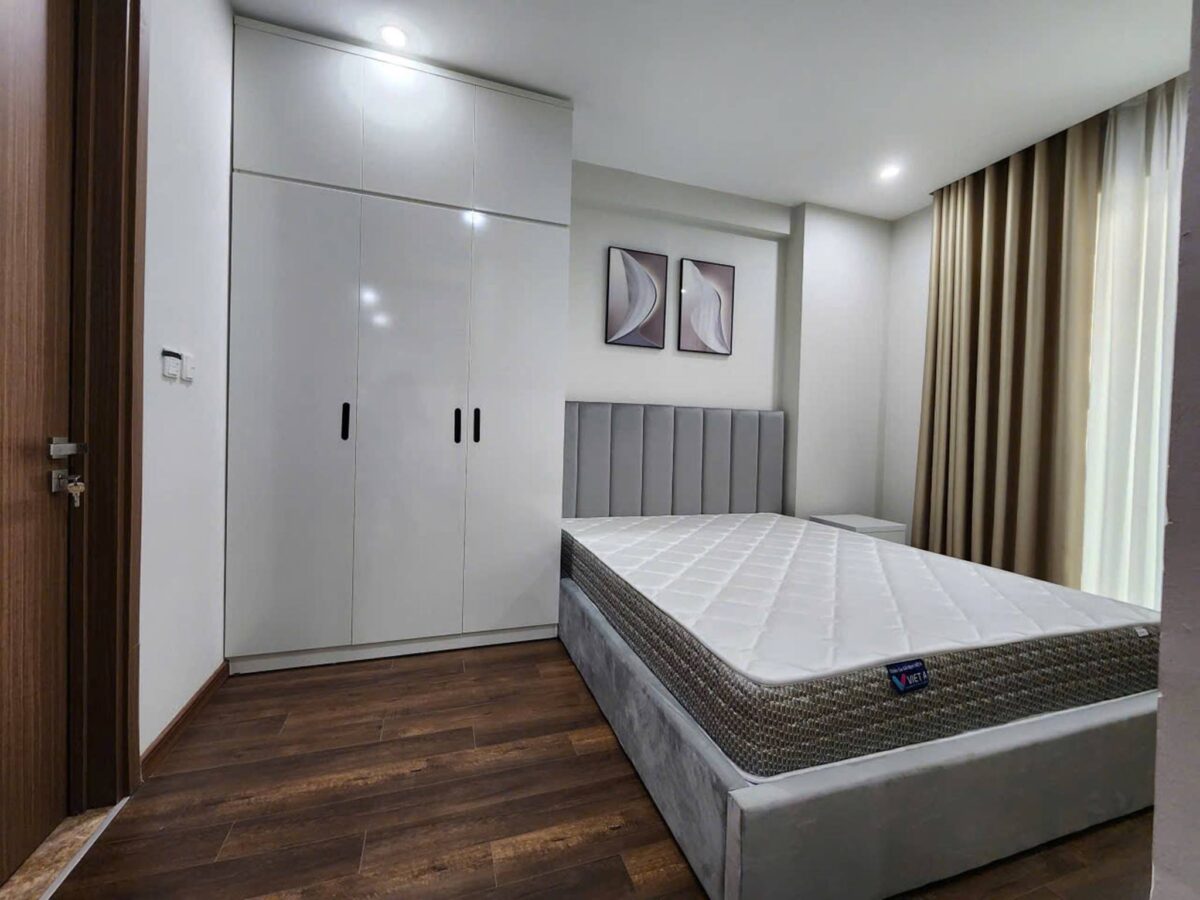 Modern 3BHK apartment at Ciputra for rent (10)
